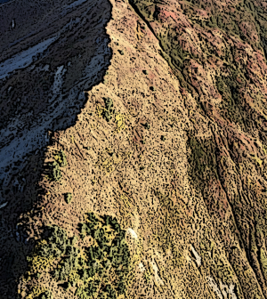 Alaska notecard showing rocky mountainside and ridgeline.